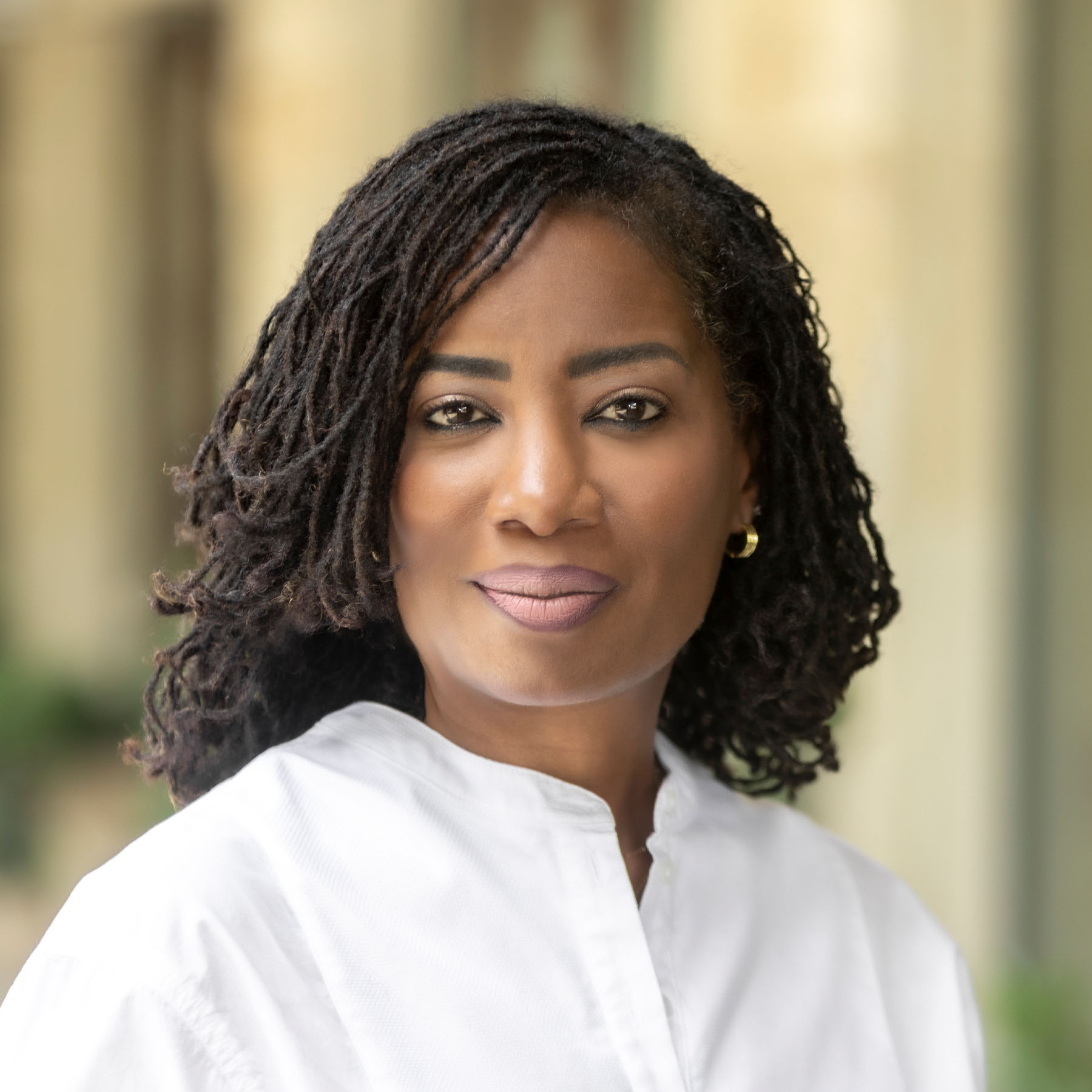 Tanisia Revis SQ